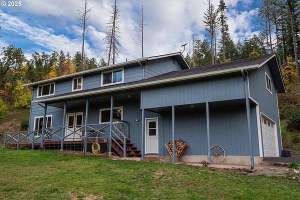 18.4 Acres of Land with Home for Sale in Cottage Grove, Oregon