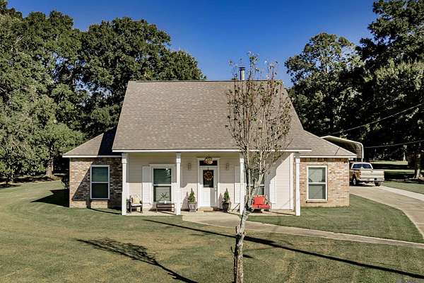 1.62 Acres of Residential Land with Home for Sale in Denham Springs, Louisiana