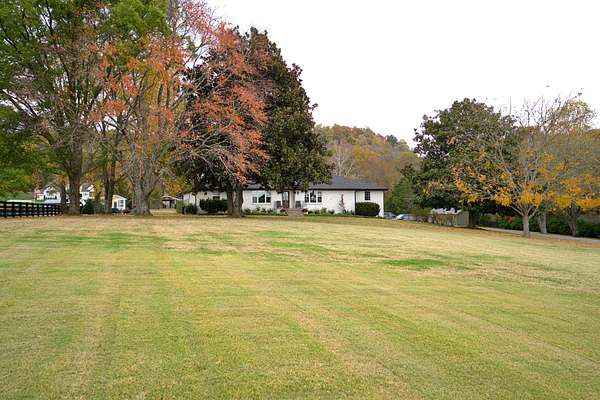 10.5 Acres of Land with Home for Sale in Franklin, Tennessee