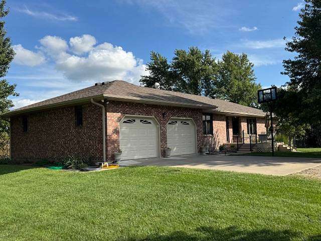 100 Acres of Land with Home for Sale in Waverly, Kansas