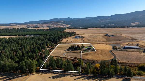 10 Acres of Land with Home for Sale in Greenacres, Washington