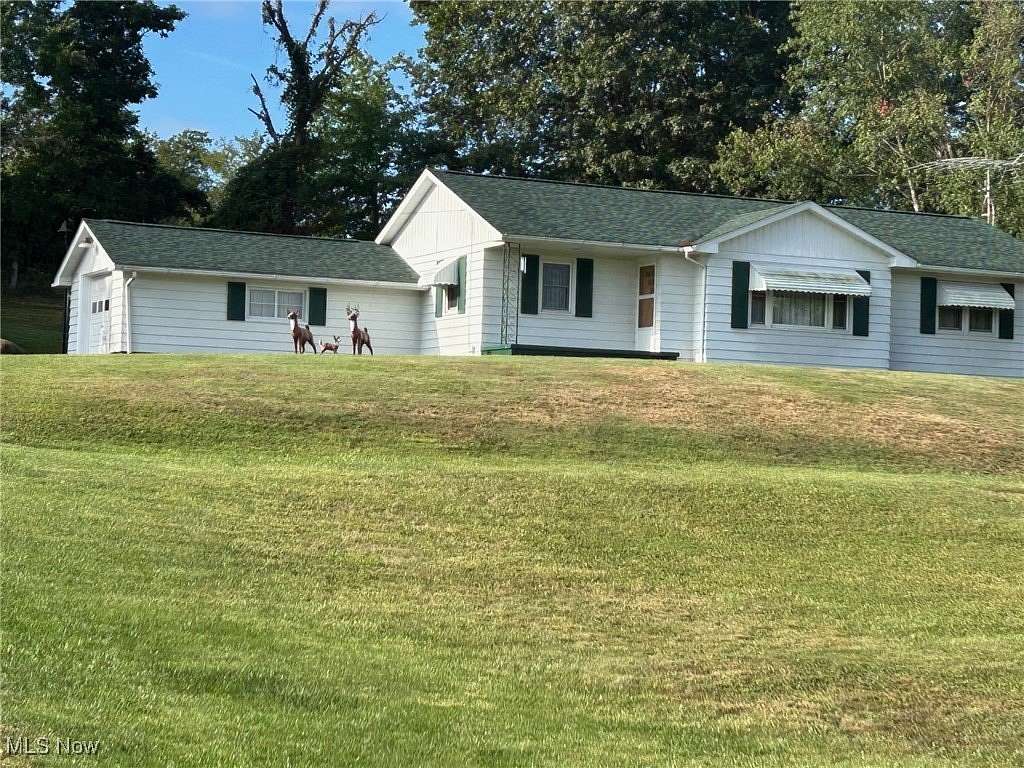 1.5 Acres of Residential Land with Home for Sale in Gratiot, Ohio