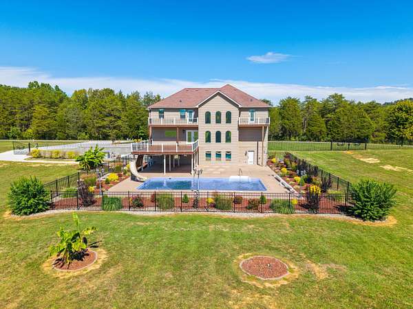 2.29 Acres of Residential Land with Home for Sale in Somerset, Kentucky