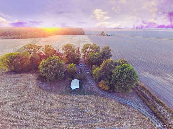 2.32 Acres of Residential Land with Home for Sale in Hoyleton, Illinois