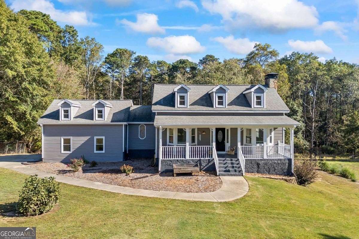 2 Acres of Residential Land with Home for Sale in Loganville, Georgia