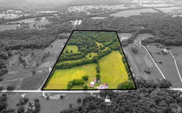 30 Acres of Agricultural Land for Auction in Christiana, Tennessee