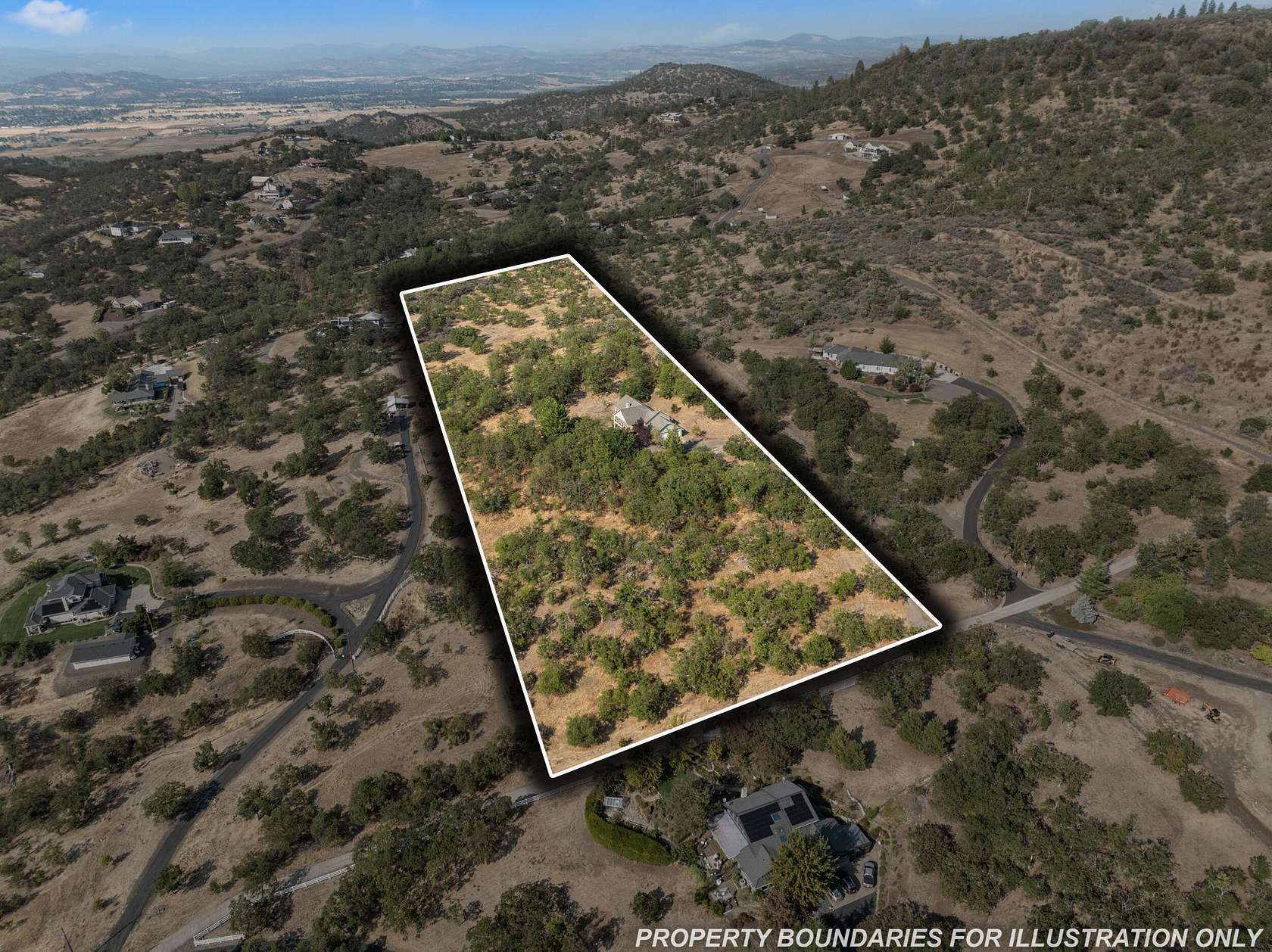 9.87 Acres of Residential Land with Home for Sale in Medford, Oregon