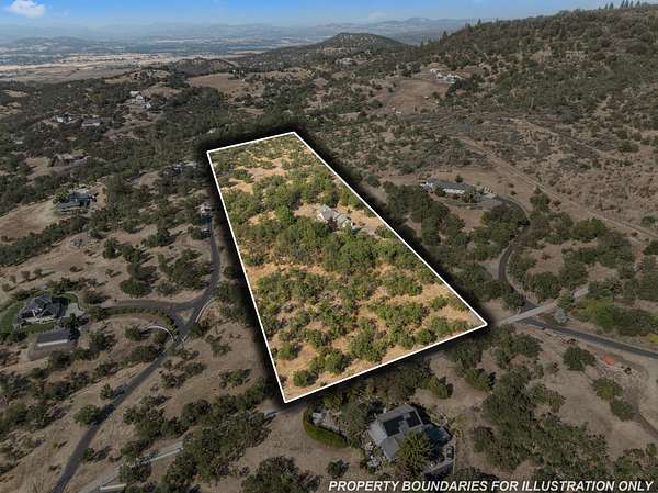 9.87 Acres of Residential Land with Home for Sale in Medford, Oregon