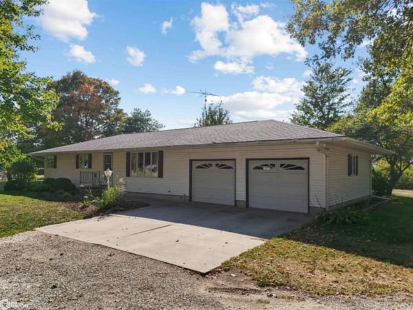 3.33 Acres of Residential Land with Home for Sale in Winfield, Iowa