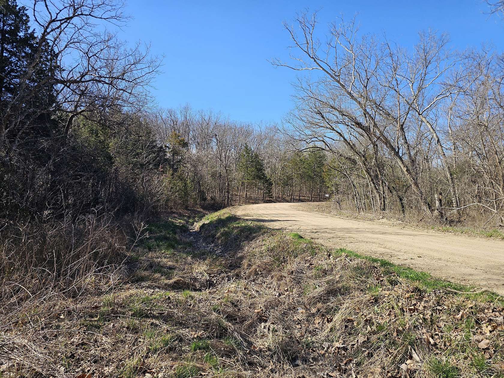 1.1 Acres of Land for Sale in Pittsburg, Missouri