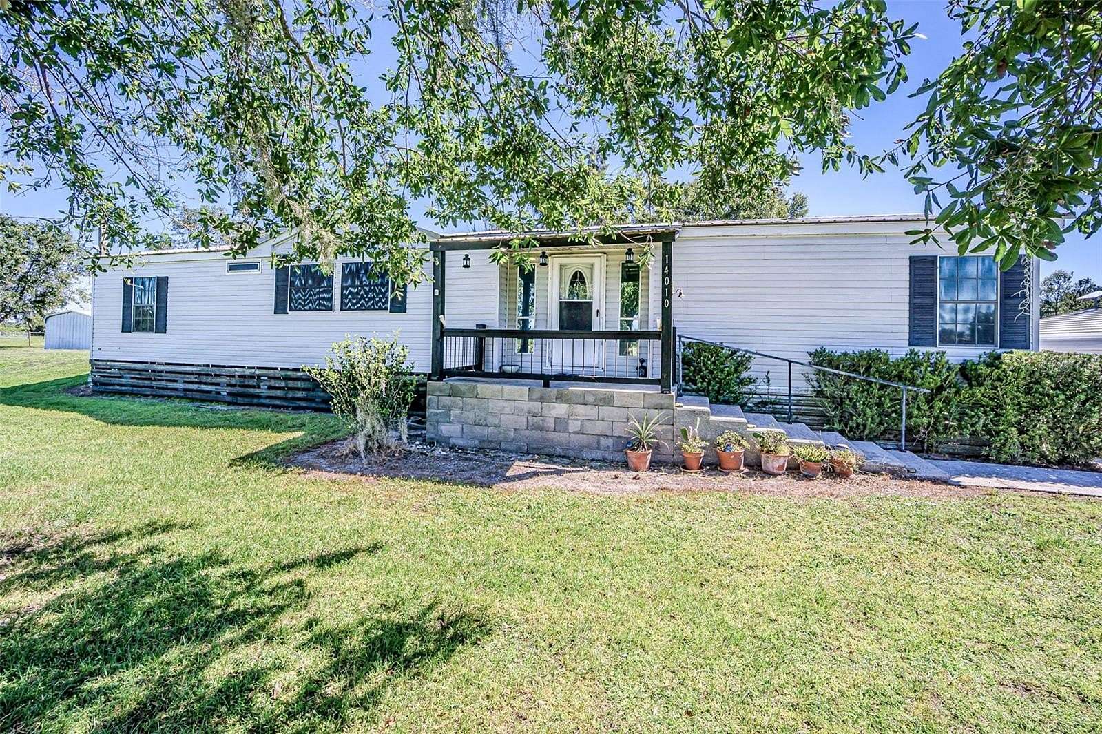 5 Acres of Residential Land with Home for Sale in Wimauma, Florida