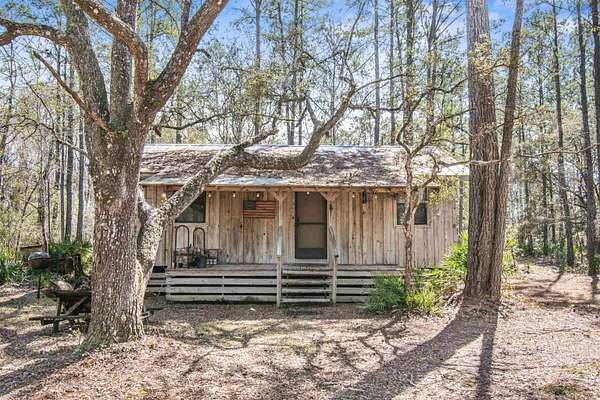 9 Acres of Residential Land with Home for Sale in Lamont, Florida