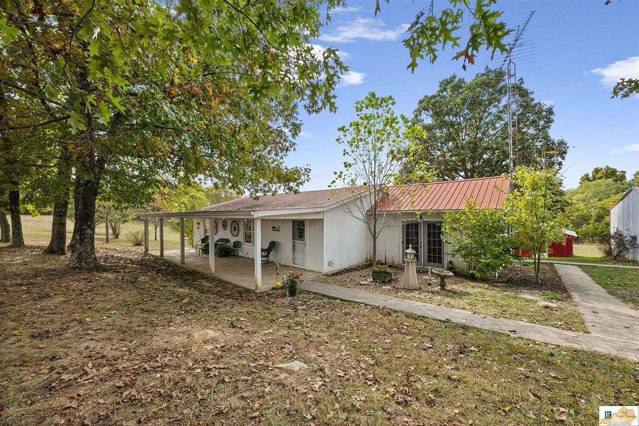 4.5 Acres of Land with Home for Sale in Bonnieville, Kentucky