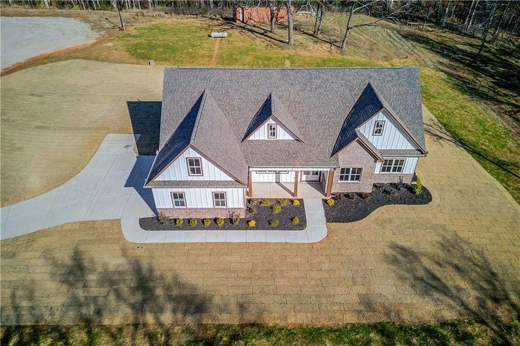 1.73 Acres of Land with Home for Sale in Jefferson, Georgia
