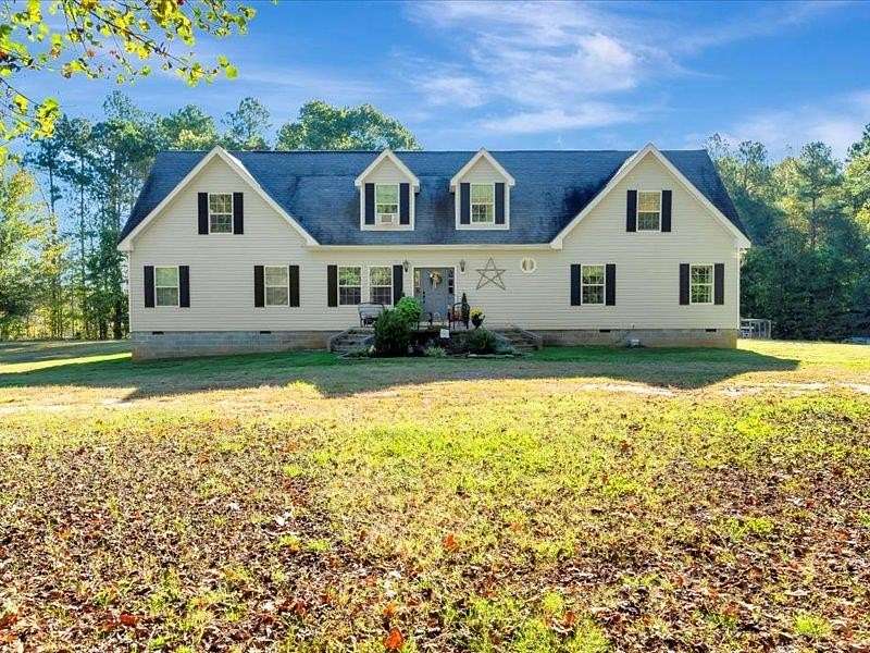 5 Acres of Residential Land with Home for Sale in Blackstone, Virginia