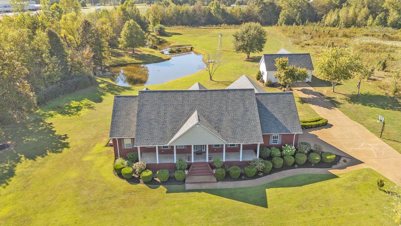 4.5 Acres of Land with Home for Sale in Savannah, Tennessee
