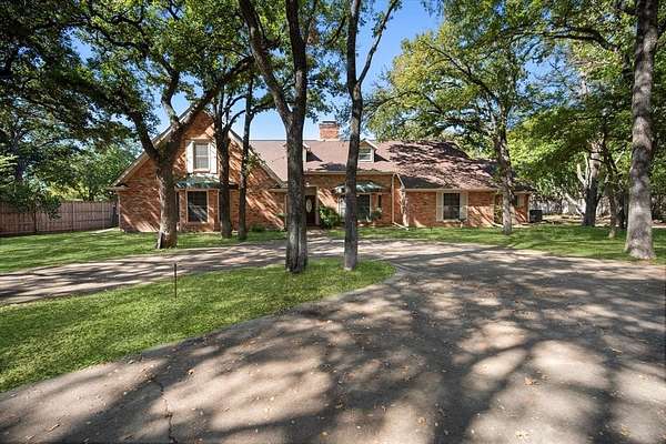 1.9 Acres of Residential Land with Home for Sale in Arlington, Texas