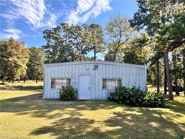 1.5 Acres of Improved Mixed-Use Land for Sale in Hartford, Arkansas