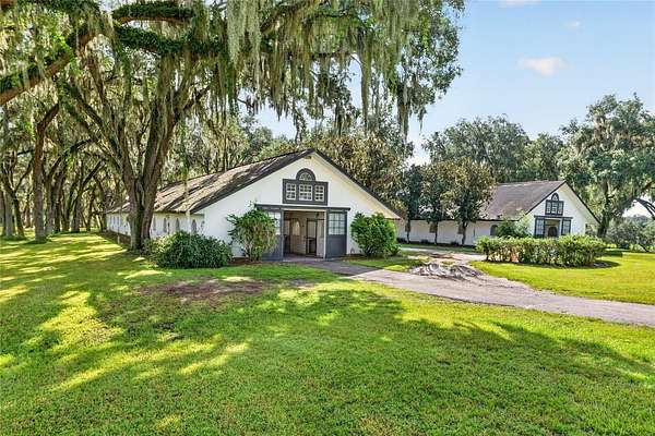 23 Acres of Improved Agricultural Land for Sale in Summerfield, Florida