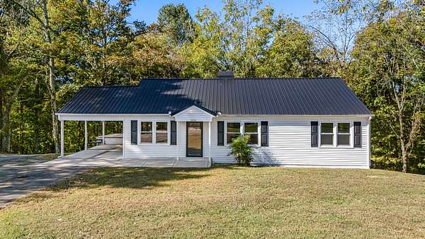 3.1 Acres of Residential Land with Home for Sale in Woodbury, Tennessee