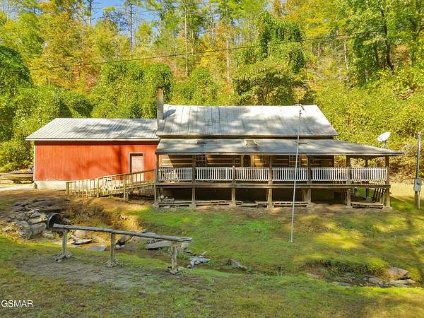 6 Acres of Land with Home for Sale in Del Rio, Tennessee