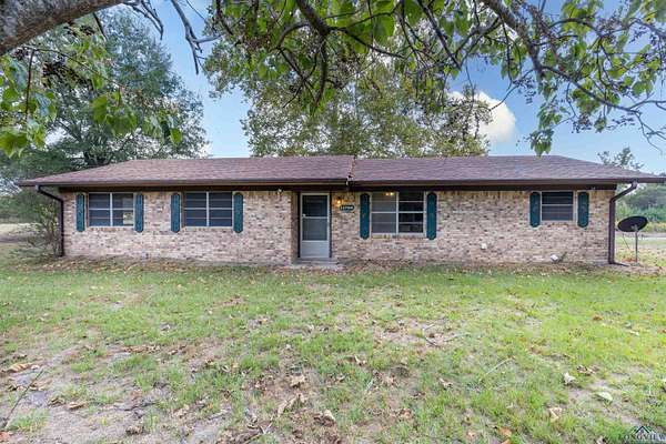 6 Acres of Residential Land with Home for Sale in Pittsburg, Texas