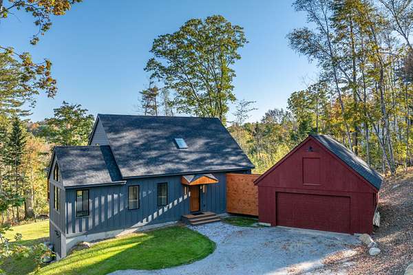 4.4 Acres of Residential Land with Home for Sale in Rockport, Maine