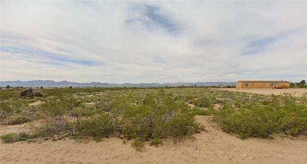 1.17 Acres of Residential Land for Sale in Golden Valley, Arizona