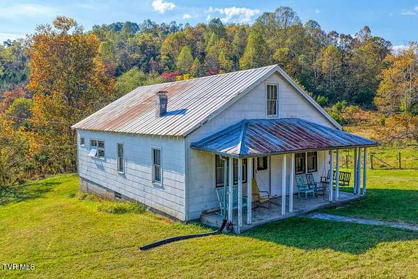 95.7 Acres of Land with Home for Sale in Eidson, Tennessee