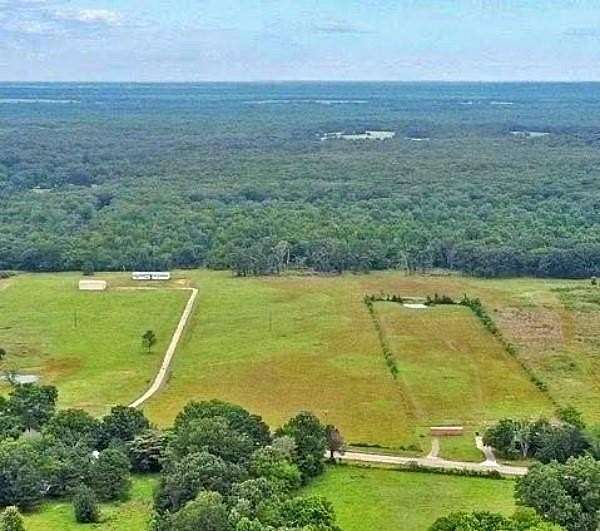 21.7 Acres of Land for Sale in Mount Pleasant, Texas