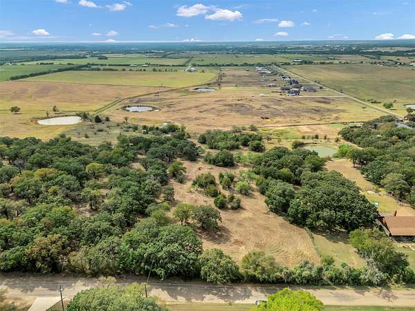 10 Acres of Land for Sale in Cleburne, Texas