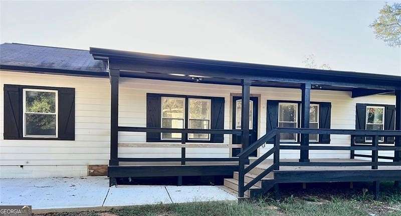 2 Acres of Residential Land with Home for Lease in Statham, Georgia