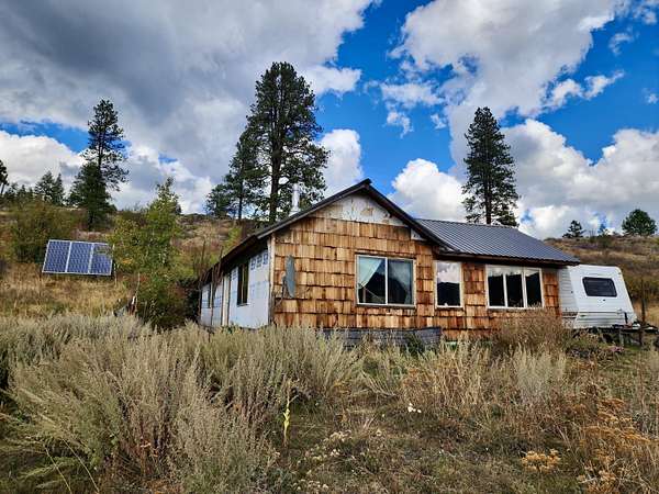 10 Acres of Land with Home for Sale in Republic, Washington