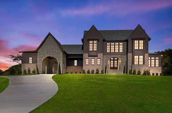 5.4 Acres of Residential Land with Home for Sale in Hendersonville, Tennessee