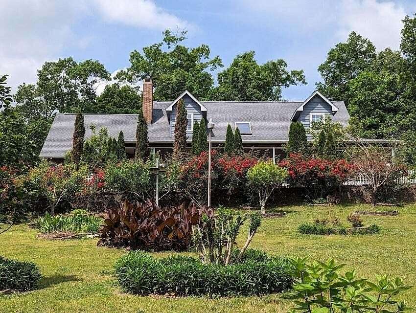 2 Acres of Residential Land with Home for Sale in Cleveland, Tennessee