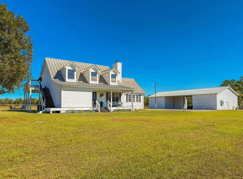 30.4 Acres of Agricultural Land with Home for Sale in Chattahoochee, Florida