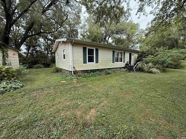 2.63 Acres of Residential Land with Home for Sale in Mount Vernon, Indiana