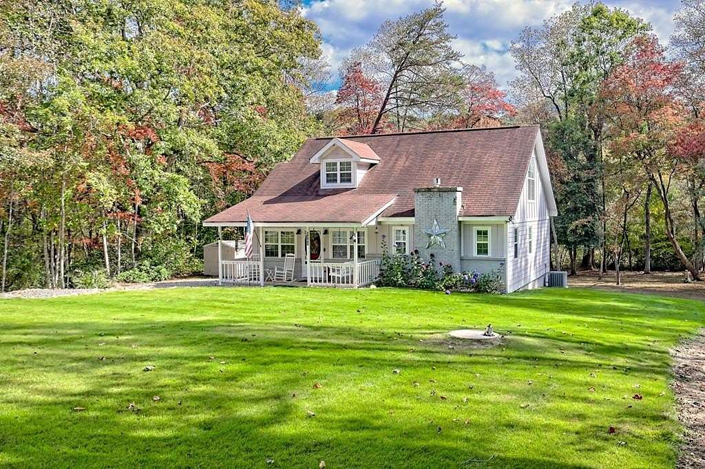 2 Acres of Residential Land with Home for Sale in Hiawassee, Georgia