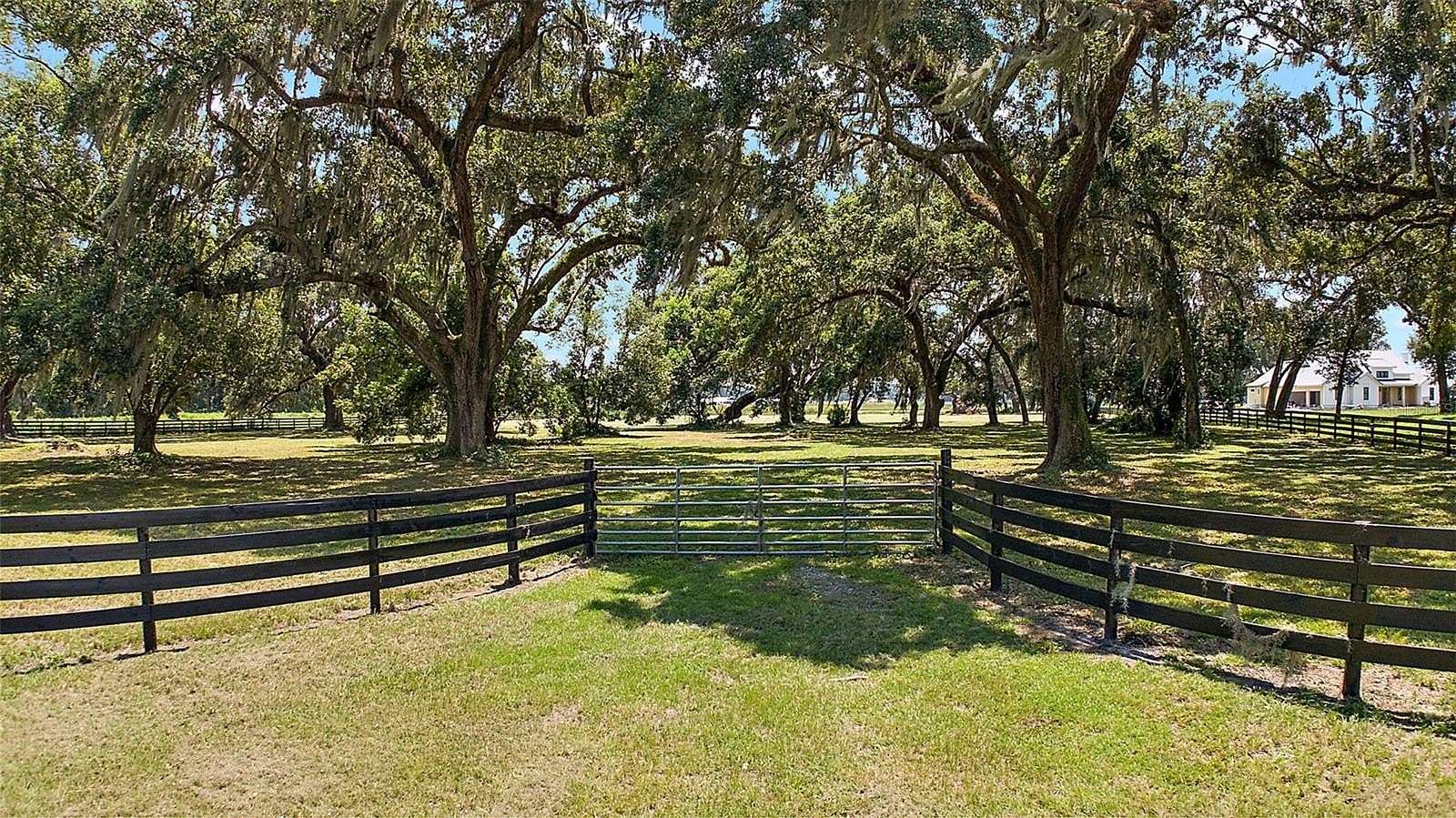10 Acres of Land for Sale in Oxford, Florida