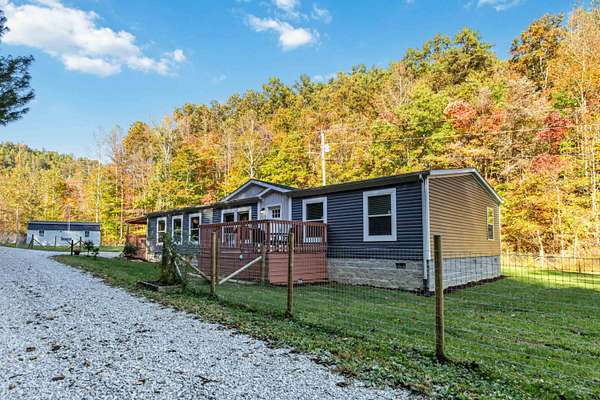 99.7 Acres of Land with Home for Sale in Hinkle, Kentucky