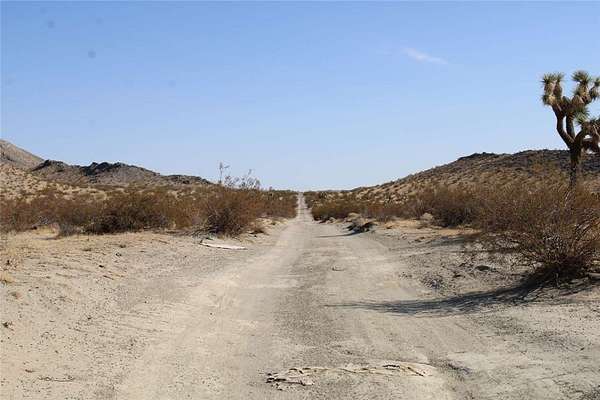18.6 Acres of Recreational Land for Sale in Adelanto, California