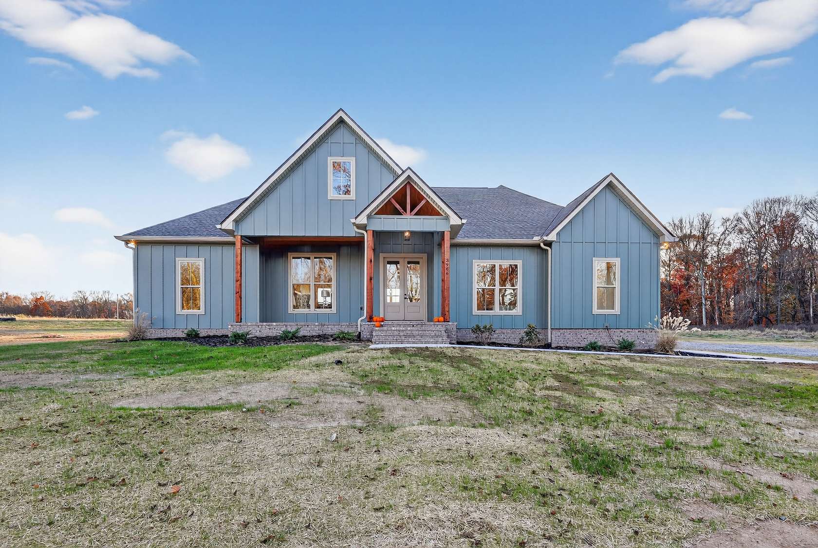 5 Acres of Residential Land with Home for Sale in Springfield, Tennessee