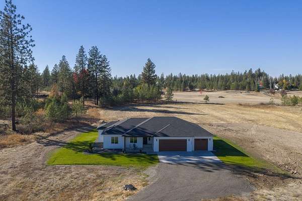 10 Acres of Residential Land with Home for Sale in Spokane, Washington
