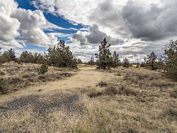 5 Acres of Residential Land for Sale in Prineville, Oregon