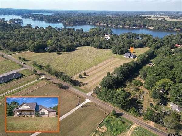 5.75 Acres of Land with Home for Sale in Jacksonville, Texas