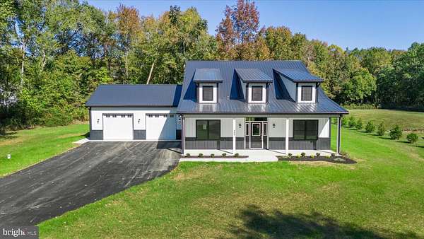 1.7 Acres of Residential Land with Home for Sale in Hartly, Delaware