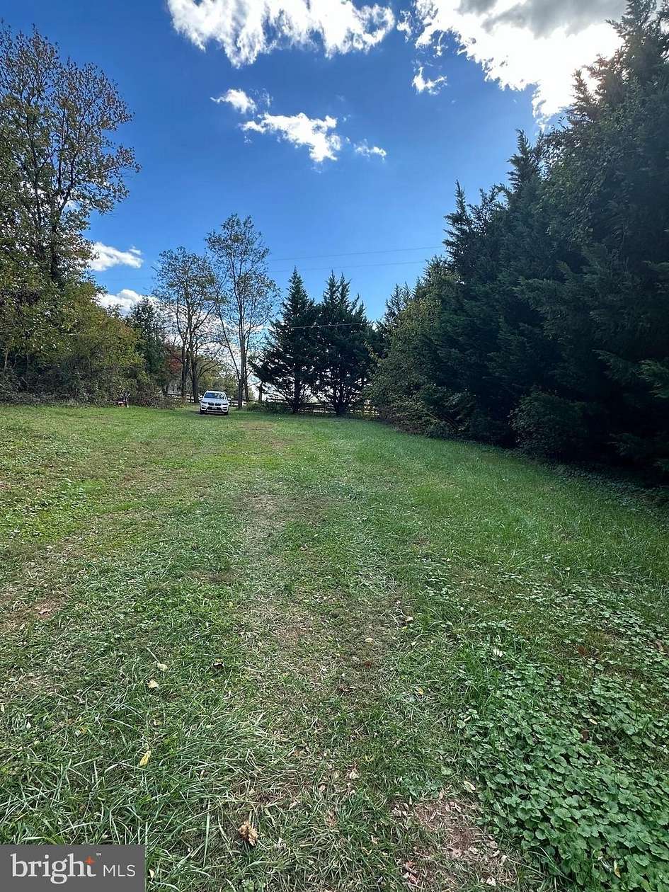 1 Acre of Residential Land for Sale in Poolesville, Maryland