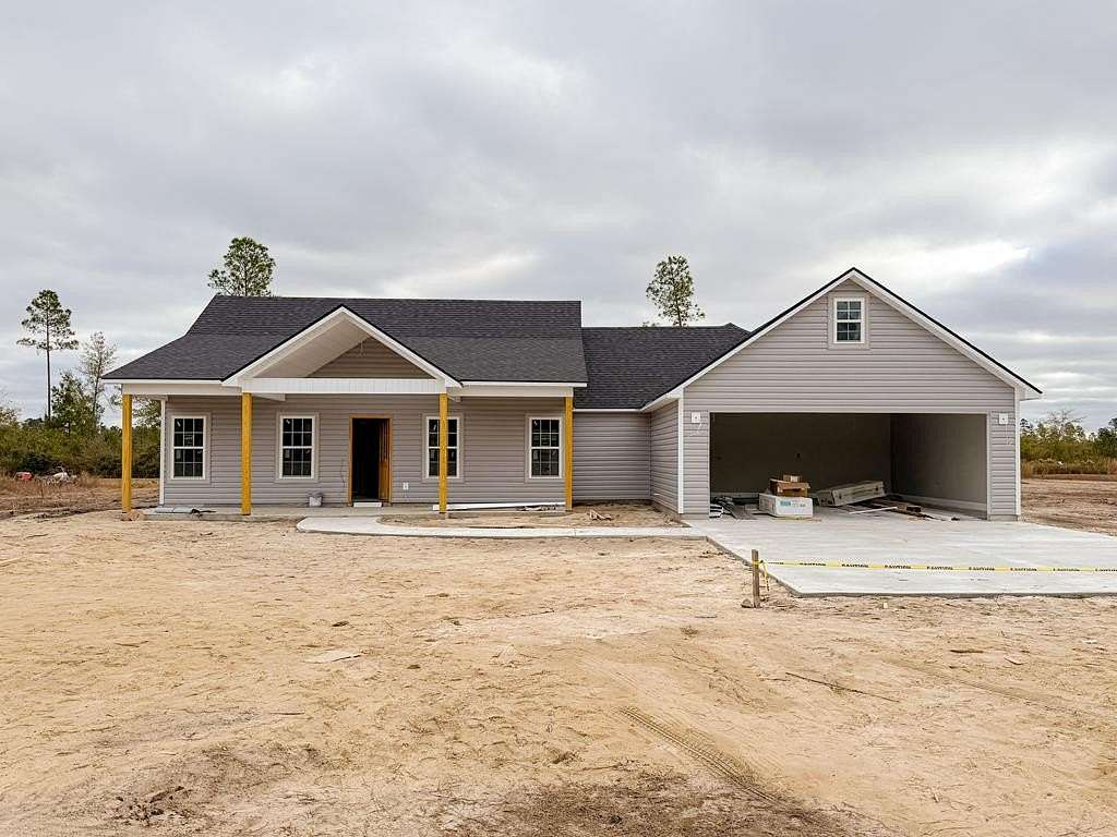 3 Acres of Residential Land with Home for Sale in Lakeland, Georgia