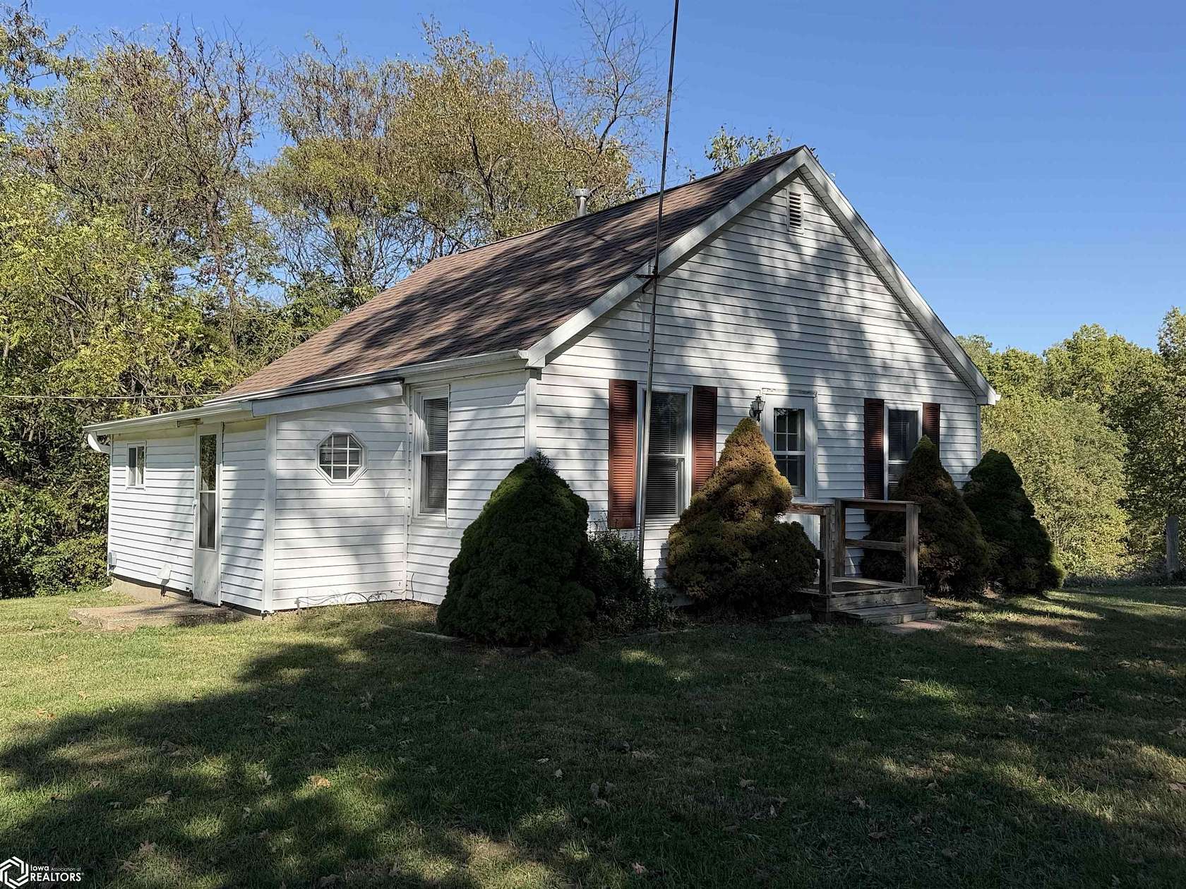 2 Acres of Residential Land with Home for Sale in Keokuk, Iowa