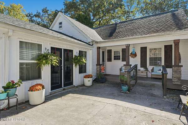 1.6 Acres of Residential Land with Home for Sale in Powell, Tennessee